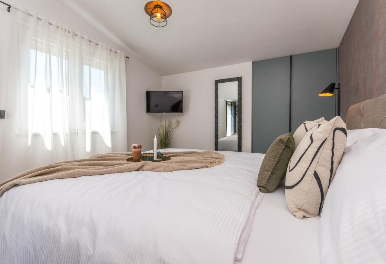 Marilu Luxury Apartments Drage Luaran gambar