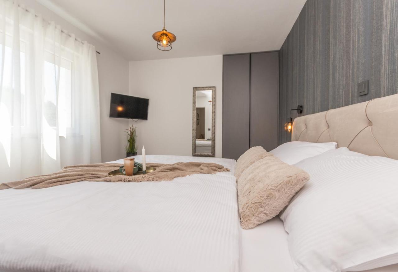 Marilu Luxury Apartments Drage Bilik gambar
